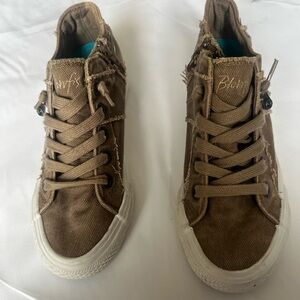 Women’s Brown Canvas Shoes